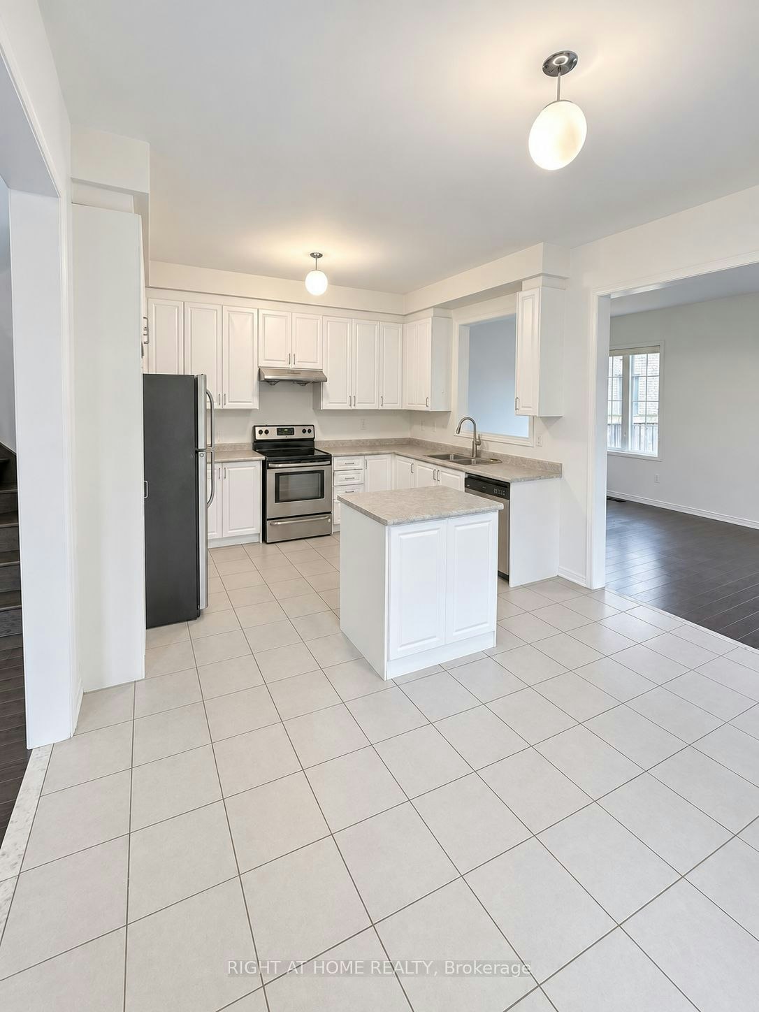 1260 Mccron Crescent, Newmarket, ON, L3X 0A1 - 4