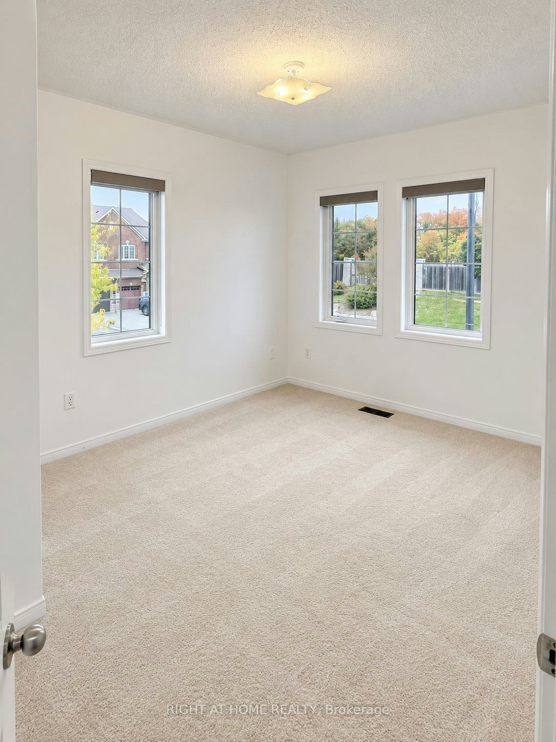 1260 Mccron Crescent, Newmarket, ON, L3X 0A1 - 14