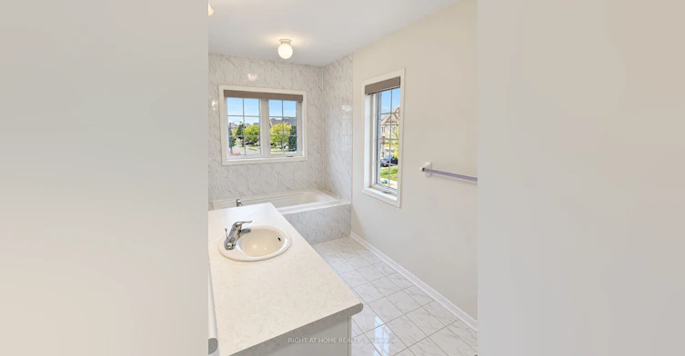 1260 Mccron Crescent, Newmarket, ON, L3X 0A1 - 12