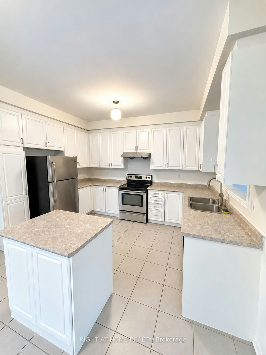 1260 Mccron Crescent, Newmarket, ON, L3X 0A1 - 5