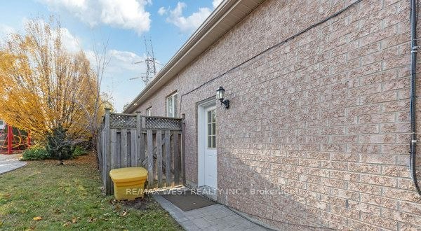47 Timber Lane, Vaughan, ON, L4L 3J6 - 2
