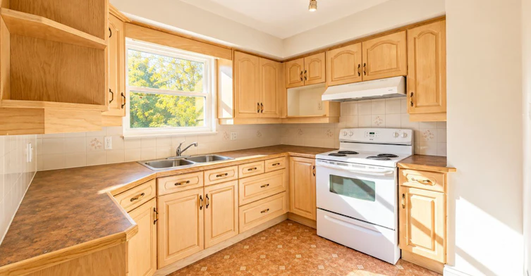 Main Floor-72 Monkswood Crescent, Newmarket, ON, L3Y 2K1 - 12