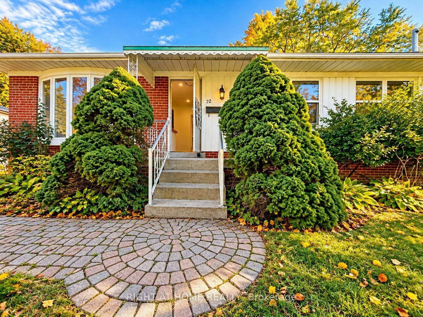 Main Floor-72 Monkswood Crescent, Newmarket, ON, L3Y 2K1 - 2