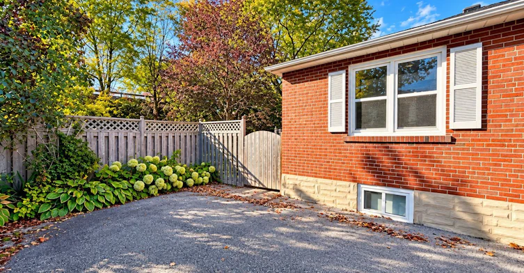 Main Floor-72 Monkswood Crescent, Newmarket, ON, L3Y 2K1 - 6