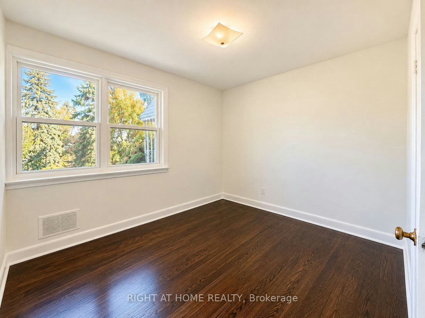 Main Floor-72 Monkswood Crescent, Newmarket, ON, L3Y 2K1 - 14
