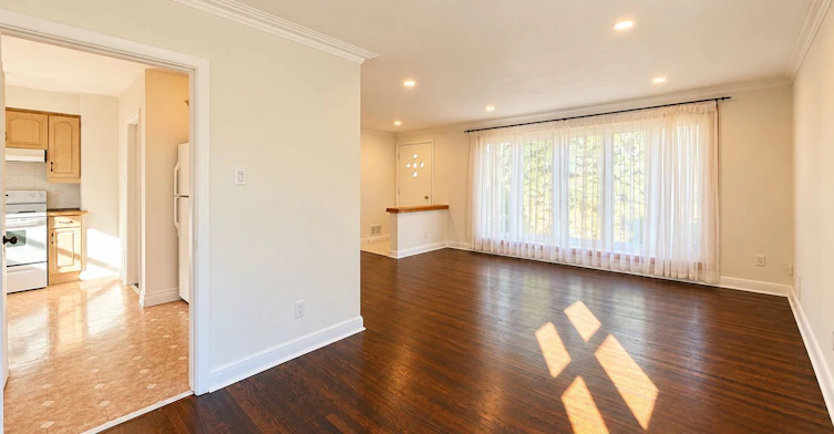 Main Floor-72 Monkswood Crescent, Newmarket, ON, L3Y 2K1 - 10