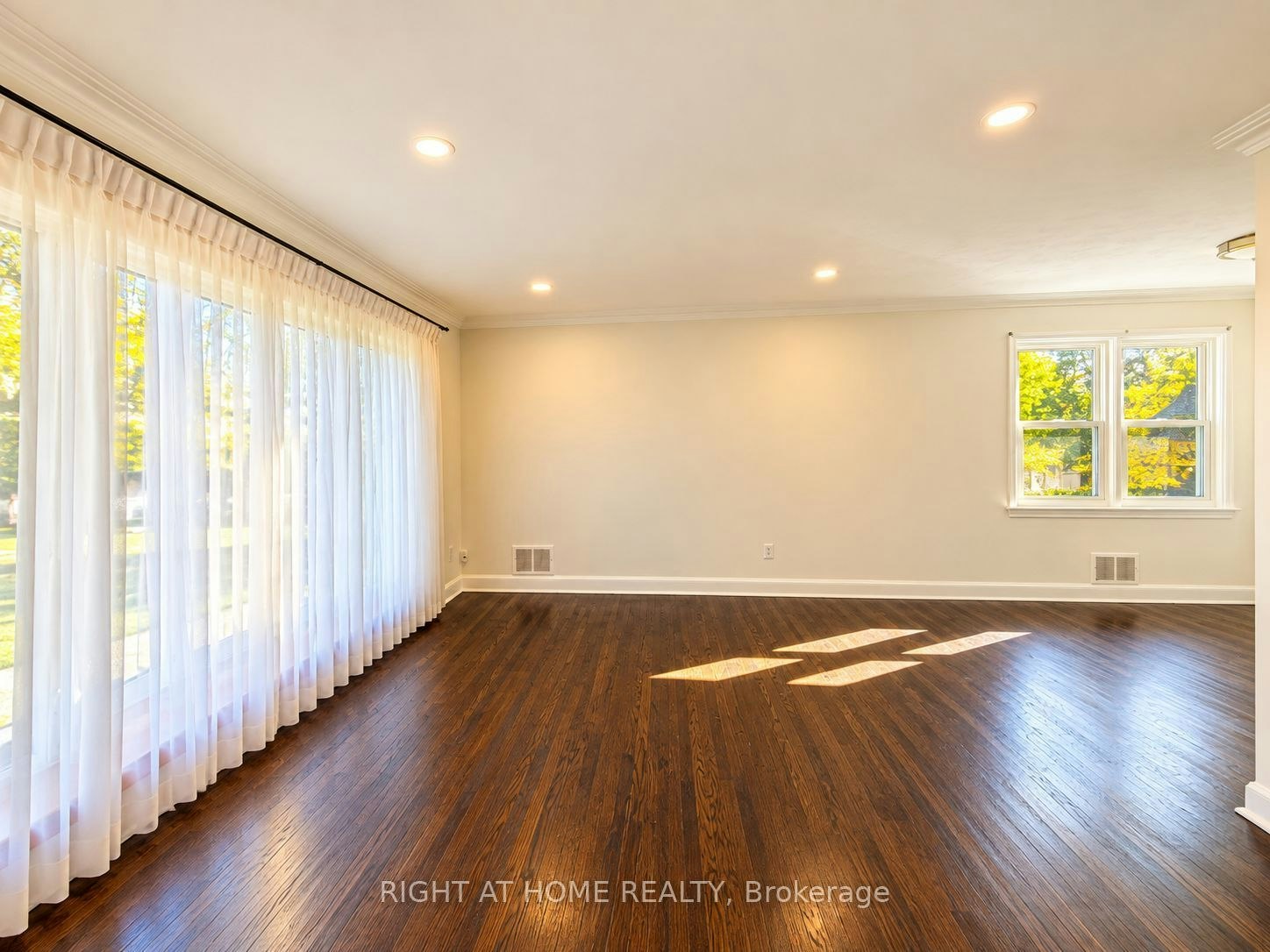 Main Floor-72 Monkswood Crescent, Newmarket, ON, L3Y 2K1 - 7