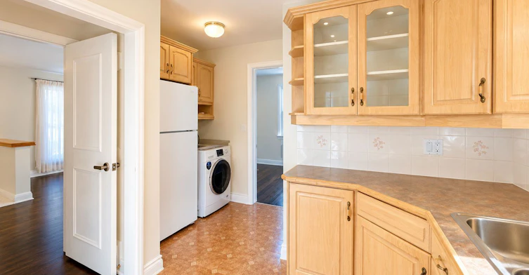 Main Floor-72 Monkswood Crescent, Newmarket, ON, L3Y 2K1 - 13
