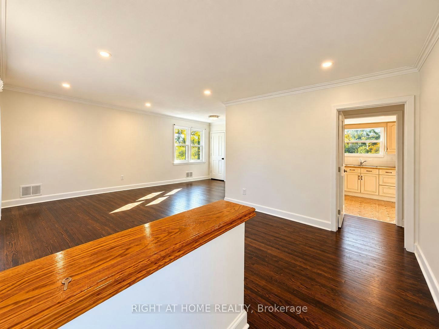 Main Floor-72 Monkswood Crescent, Newmarket, ON, L3Y 2K1 - 8