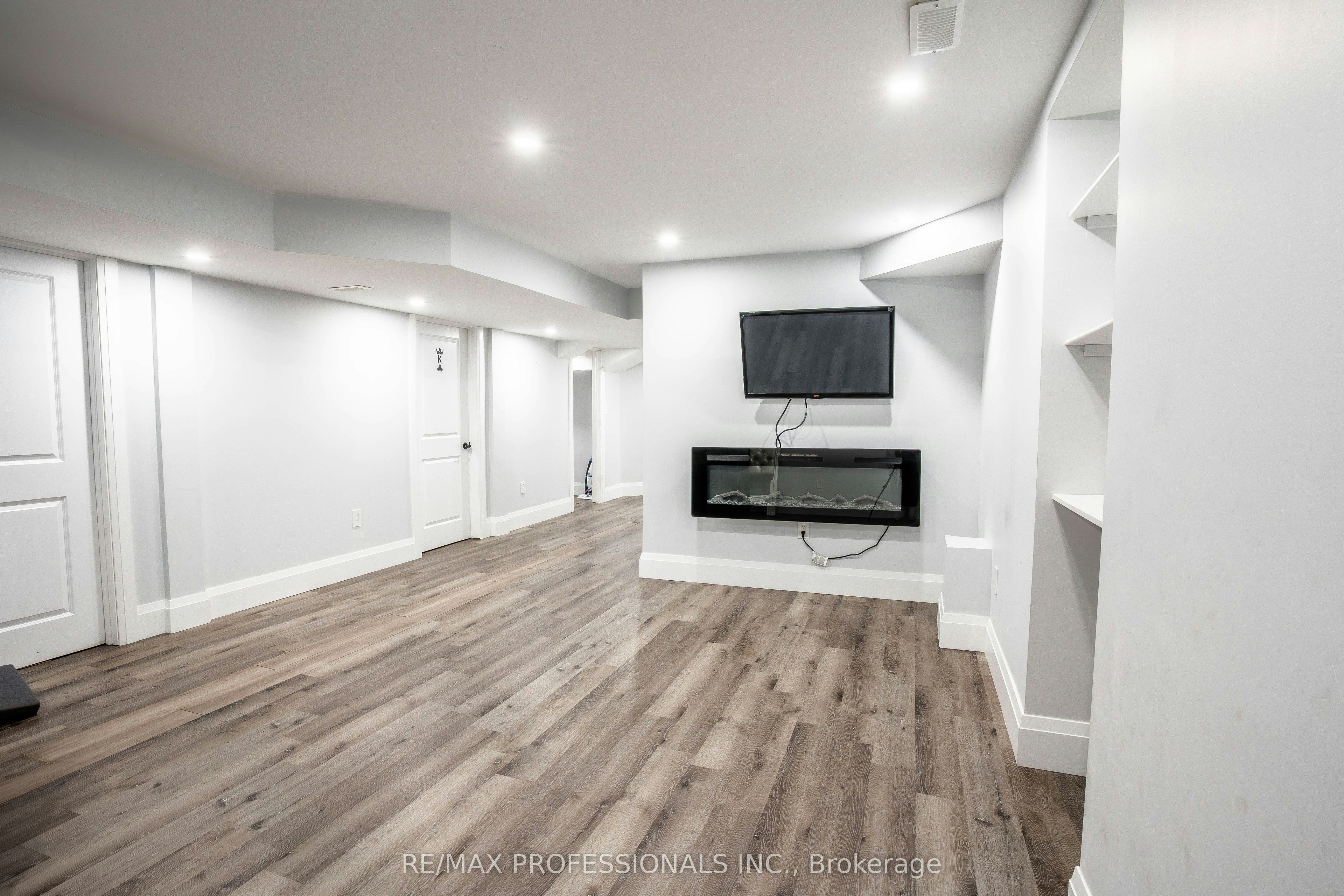 Lower-129 Hutchinson Drive, New Tecumseth, ON, L9R 1M4 - 2