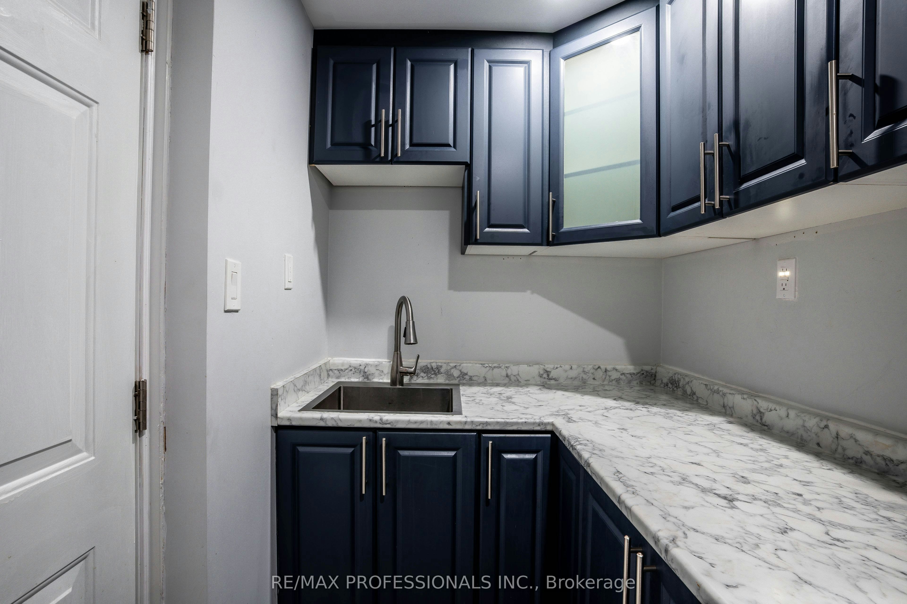 Lower-129 Hutchinson Drive, New Tecumseth, ON, L9R 1M4 - 6