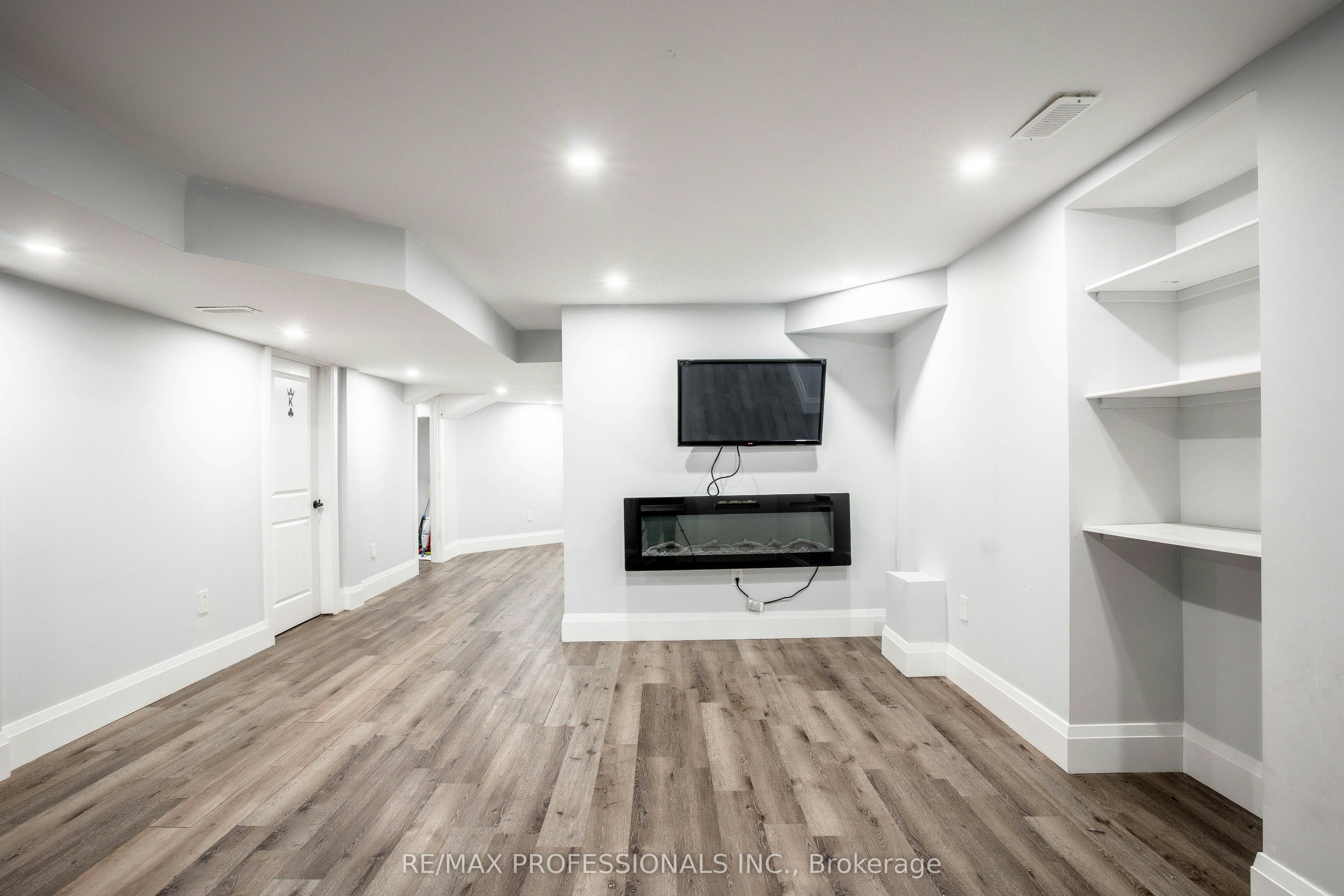 Lower-129 Hutchinson Drive, New Tecumseth, ON, L9R 1M4 - 3