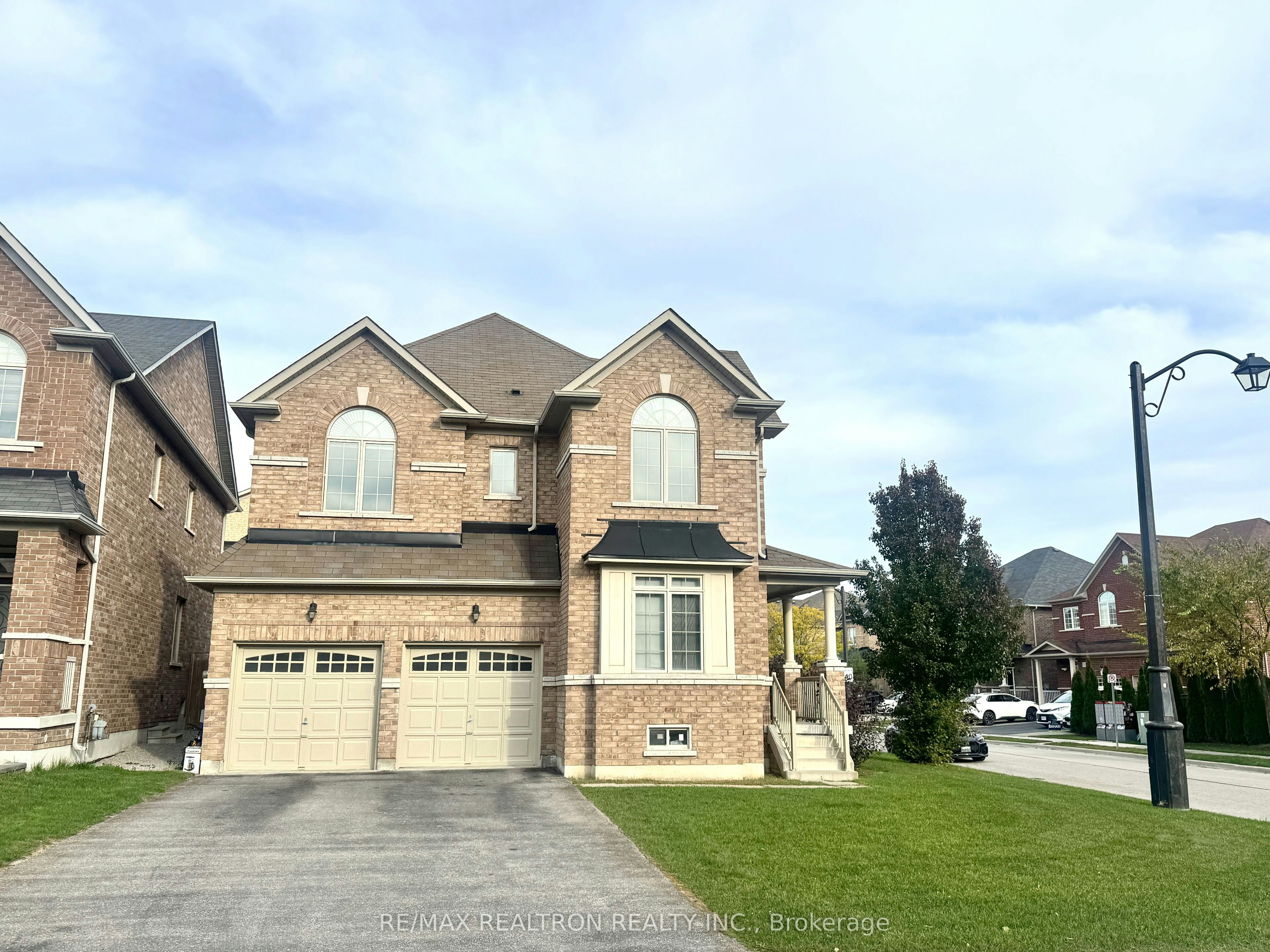 1306 Blencowe Crescent, Newmarket, ON, L3X 0C4 - 2