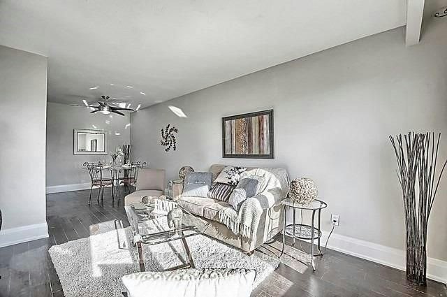 Main Fl-167 Septonne Avenue, Newmarket, ON, L3Y 2W4 - 2