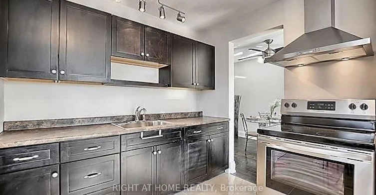 Main Fl-167 Septonne Avenue, Newmarket, ON, L3Y 2W4 - 8