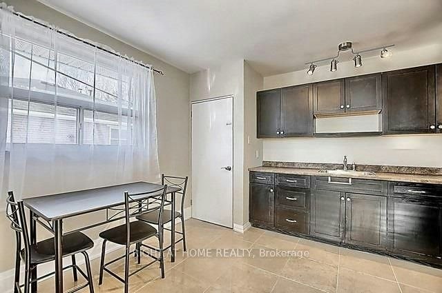 Main Fl-167 Septonne Avenue, Newmarket, ON, L3Y 2W4 - 9