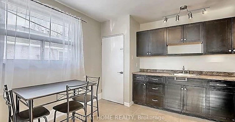 Main Fl-167 Septonne Avenue, Newmarket, ON, L3Y 2W4 - 9
