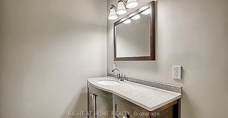 Main Fl-167 Septonne Avenue, Newmarket, ON, L3Y 2W4 - 5
