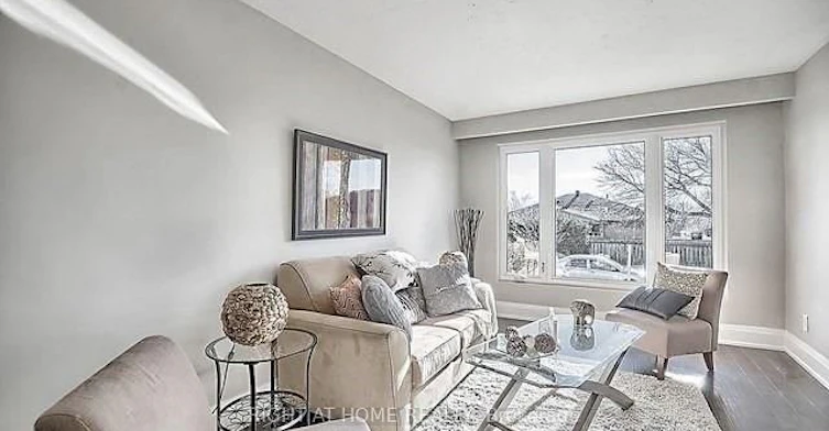 Main Fl-167 Septonne Avenue, Newmarket, ON, L3Y 2W4