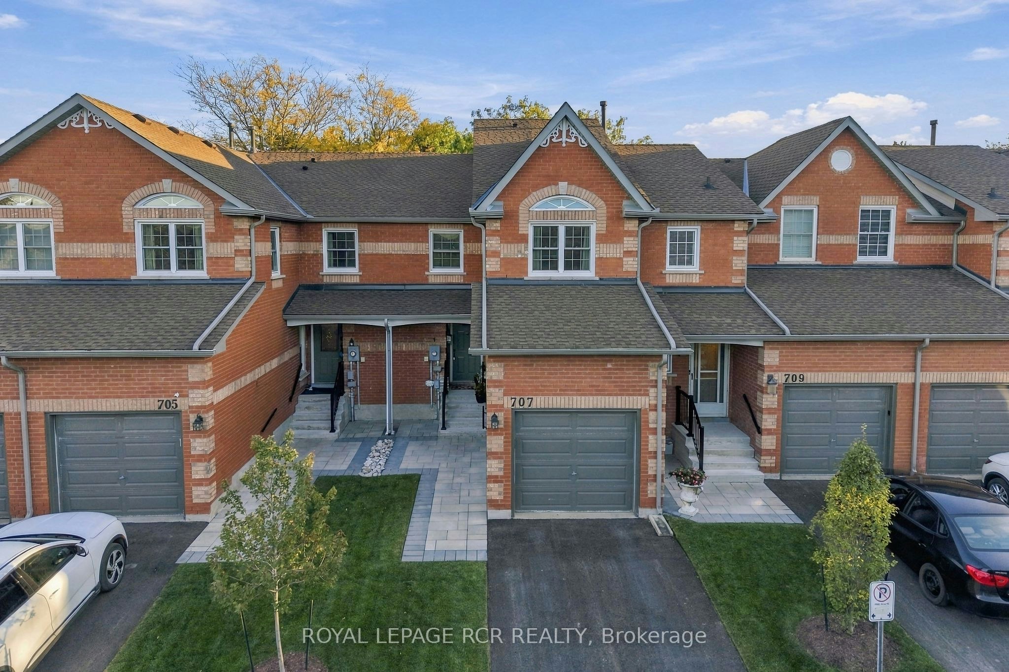 707 Caradonna Crescent, Newmarket, ON, L3X 1W5