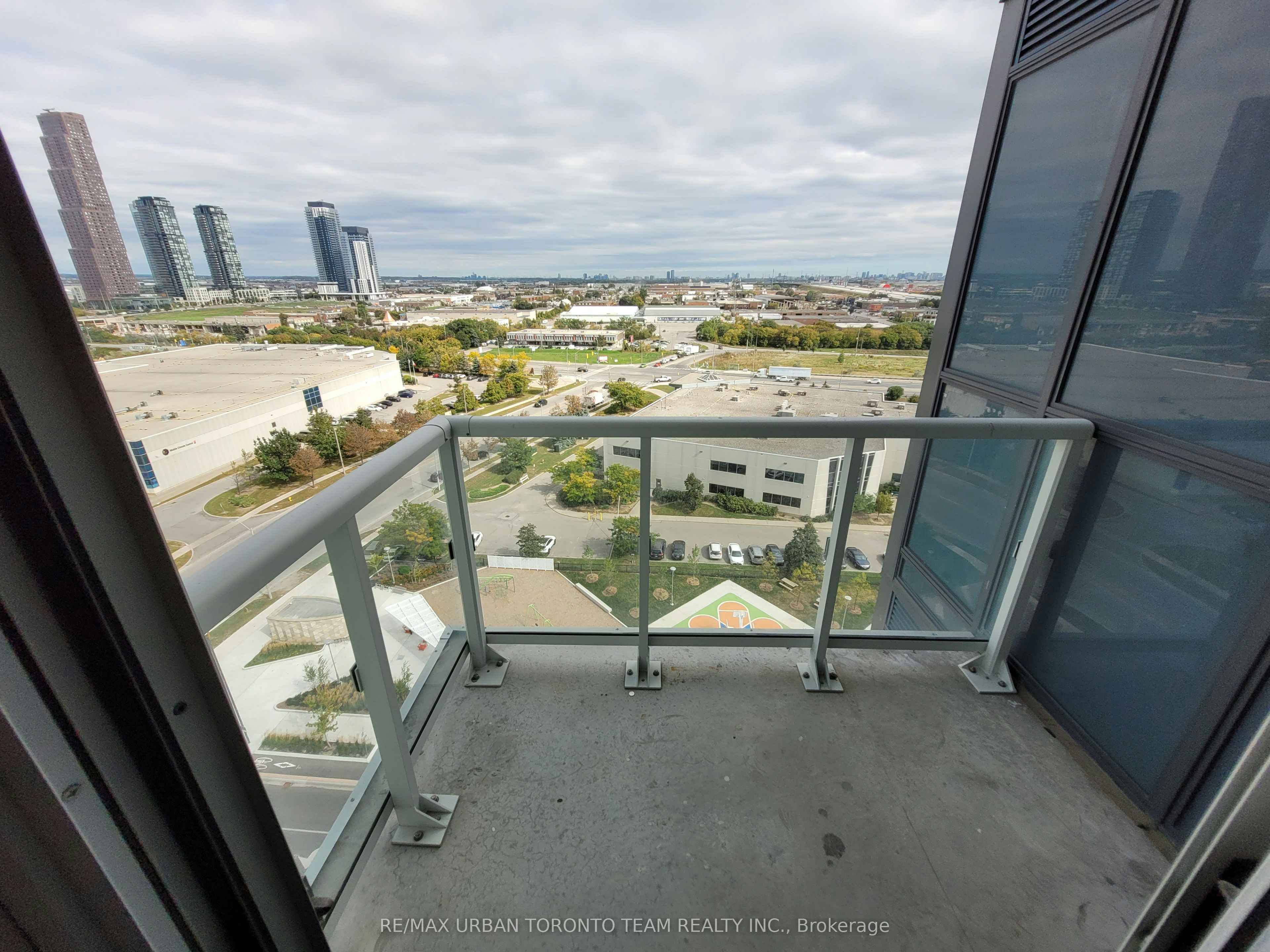 1208-60 Honeycrisp Crescent, Vaughan, ON, L4K 0M7 - 5