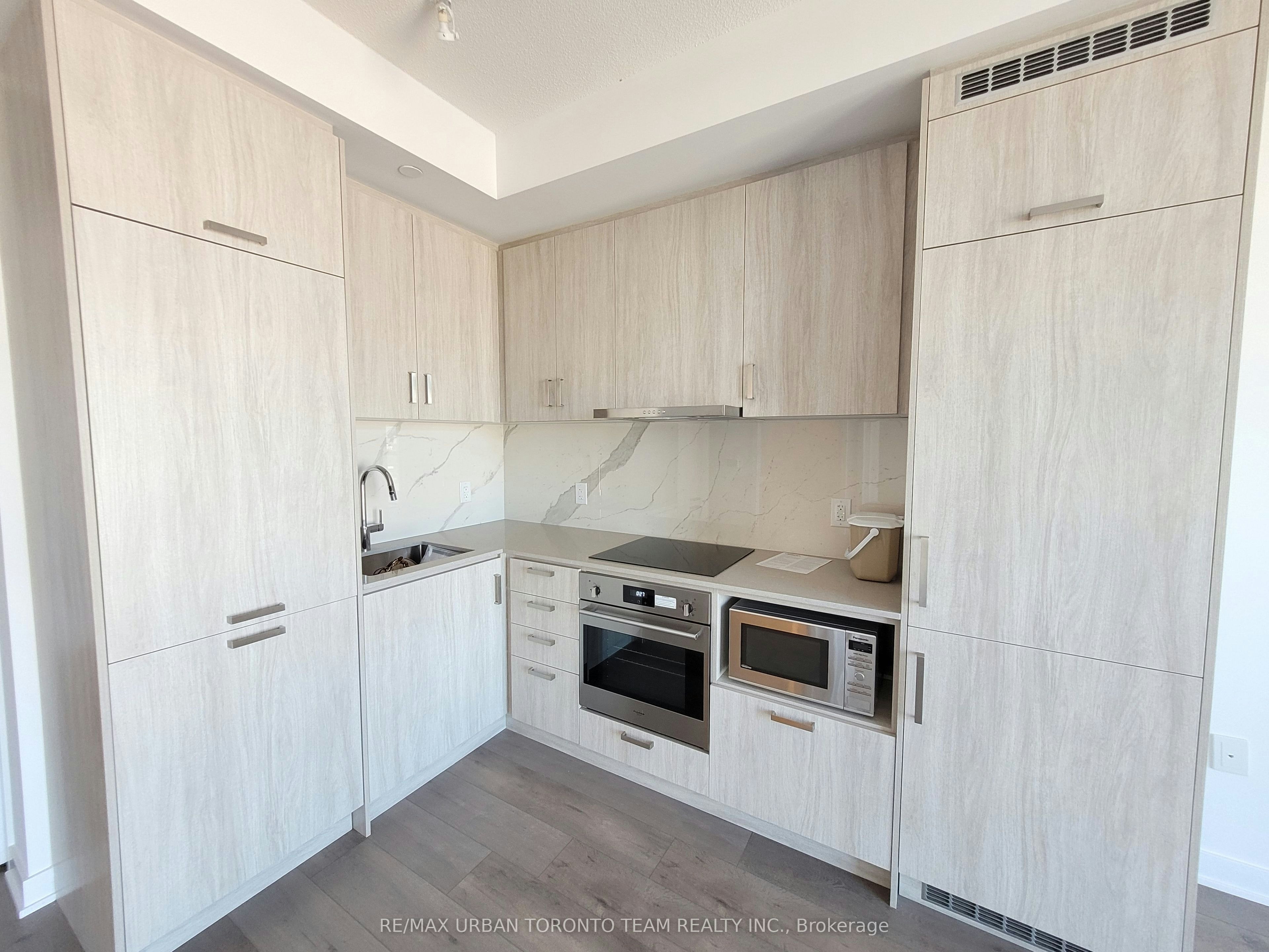 1208-60 Honeycrisp Crescent, Vaughan, ON, L4K 0M7 - 3