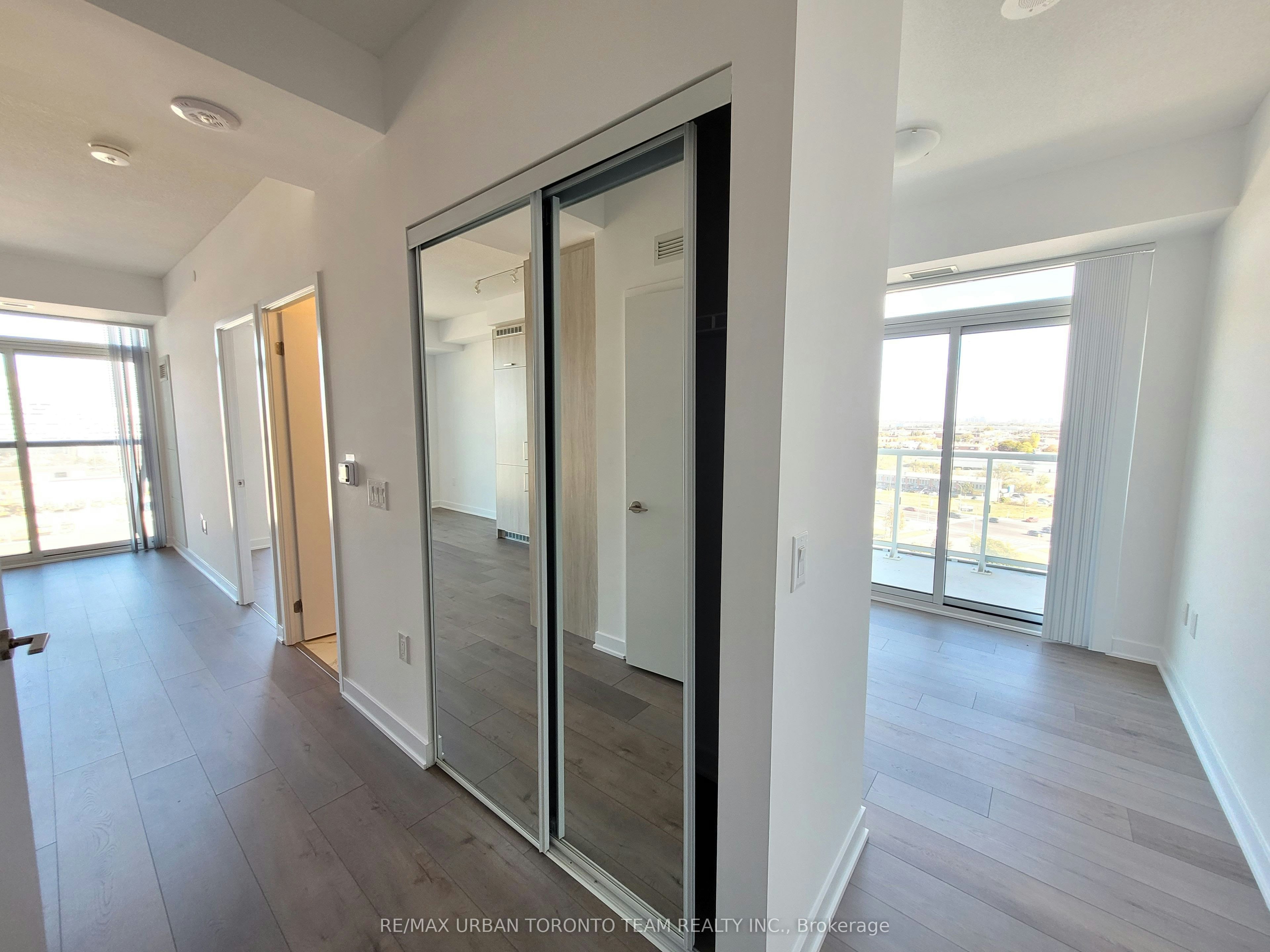 1208-60 Honeycrisp Crescent, Vaughan, ON, L4K 0M7 - 6