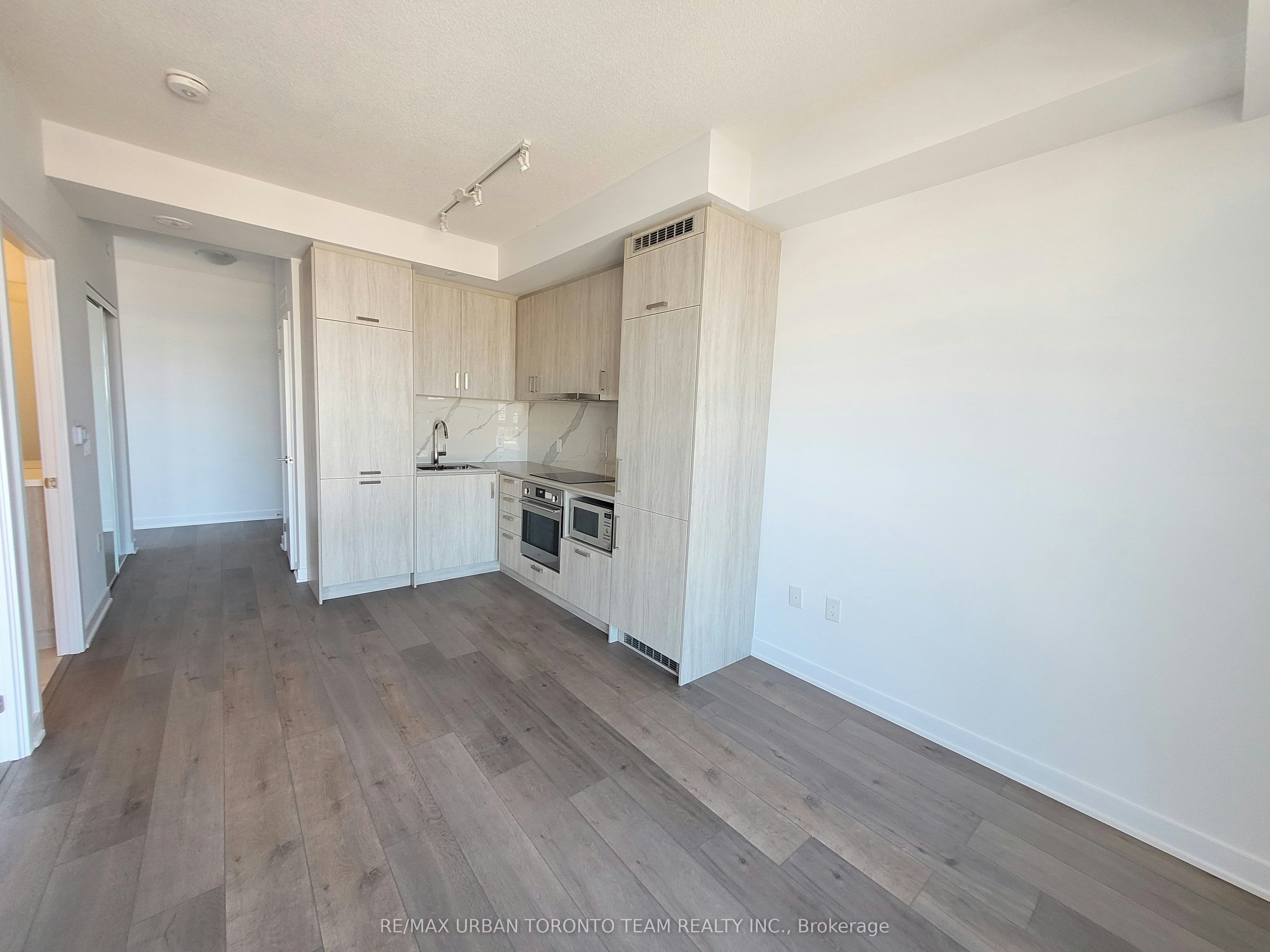 1208-60 Honeycrisp Crescent, Vaughan, ON, L4K 0M7 - 2