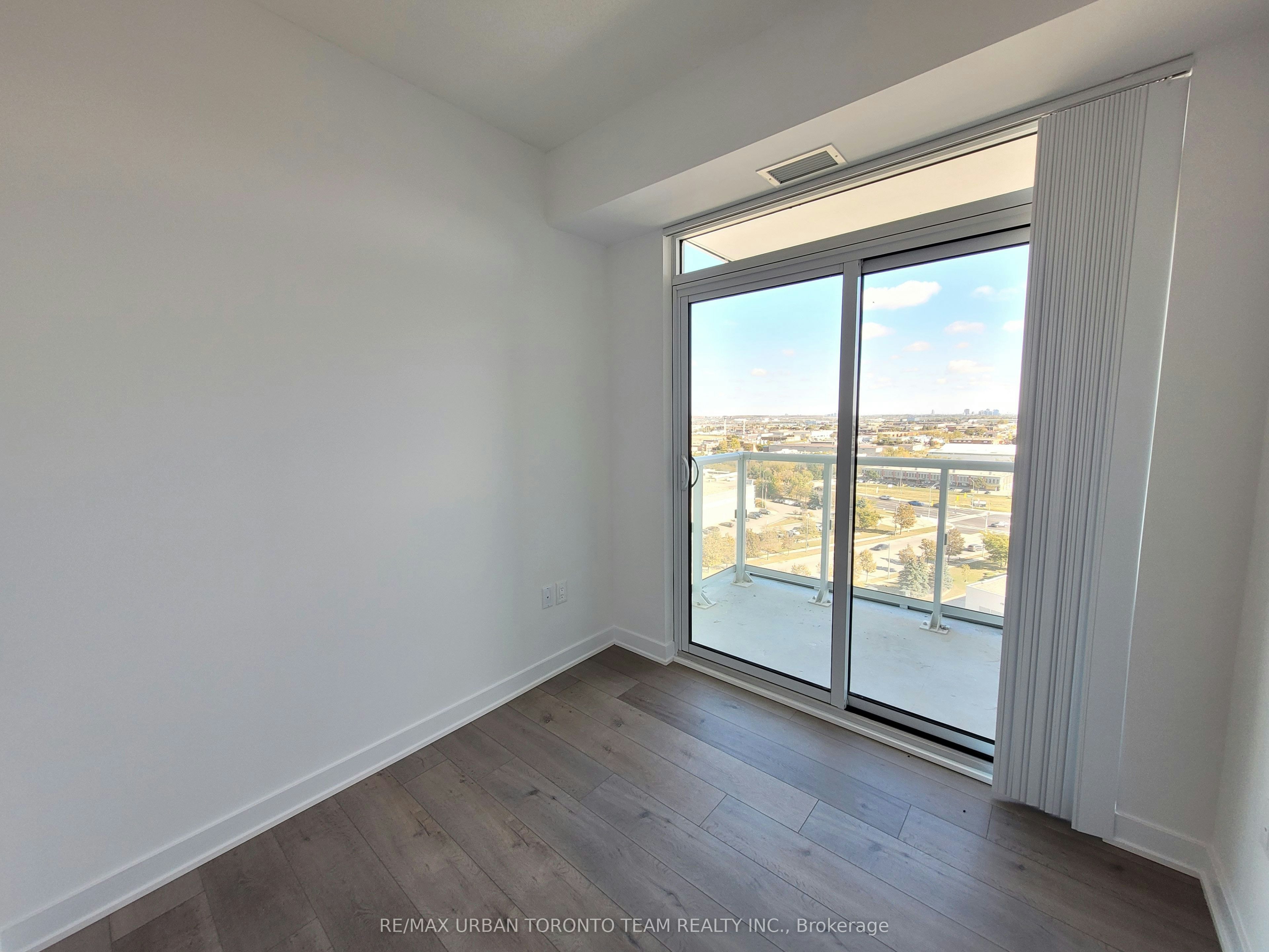1208-60 Honeycrisp Crescent, Vaughan, ON, L4K 0M7 - 8