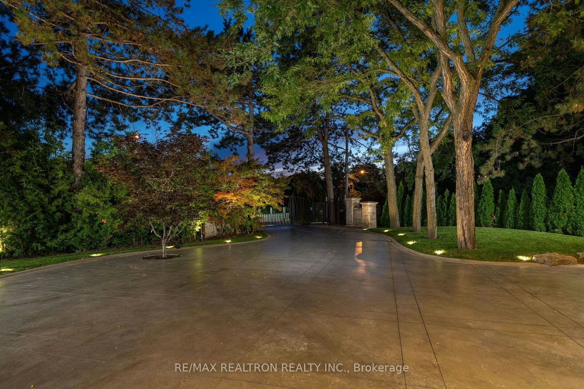 3 Oakbank Road, Vaughan, ON, L4J 2B8 - 3