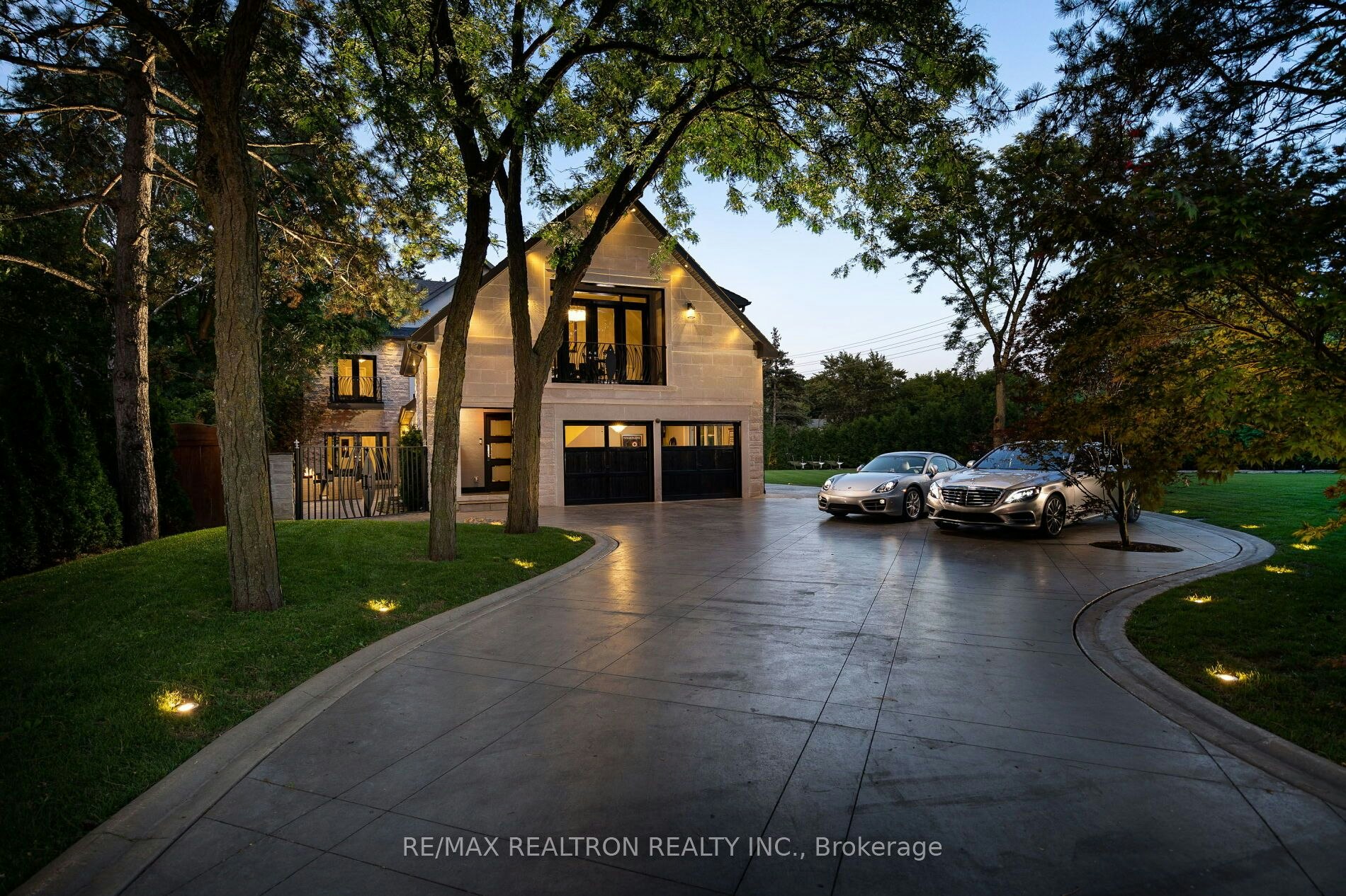 3 Oakbank Road, Vaughan, ON, L4J 2B8 - 2