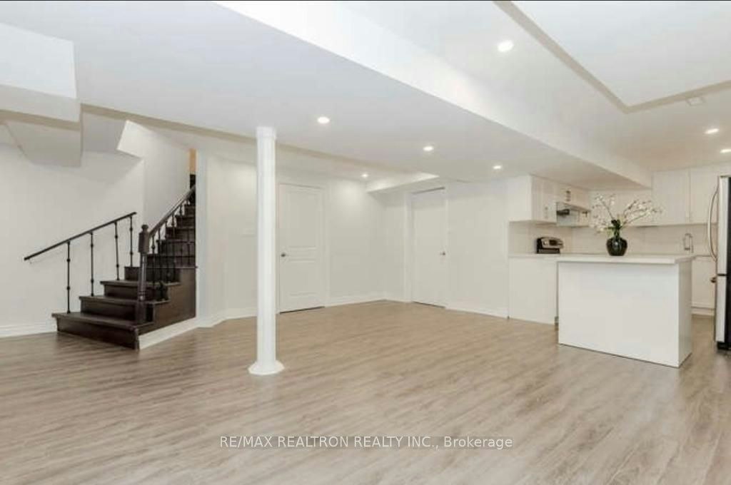 BSMT-715 Shanahan Boulevard, Newmarket, ON, L3X 1P8 - 3