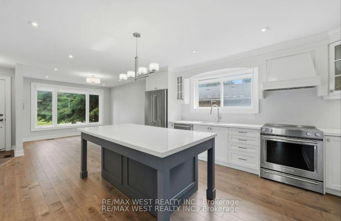 56 Seaton Drive, Aurora, ON, L4G 2K3 - 6
