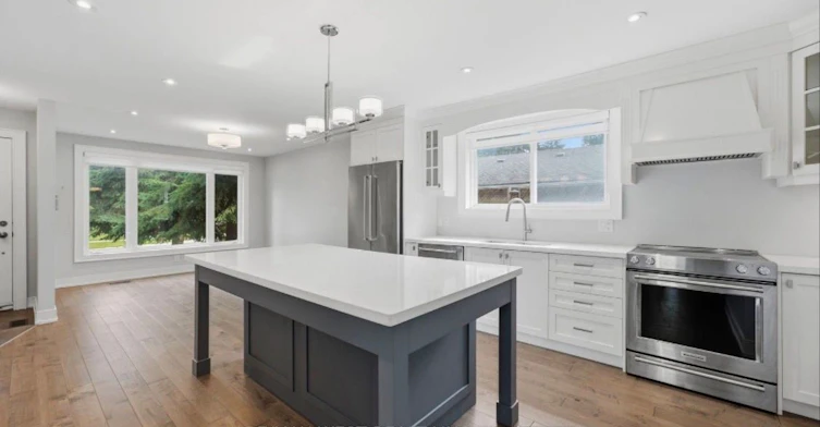 56 Seaton Drive, Aurora, ON, L4G 2K3 - 6