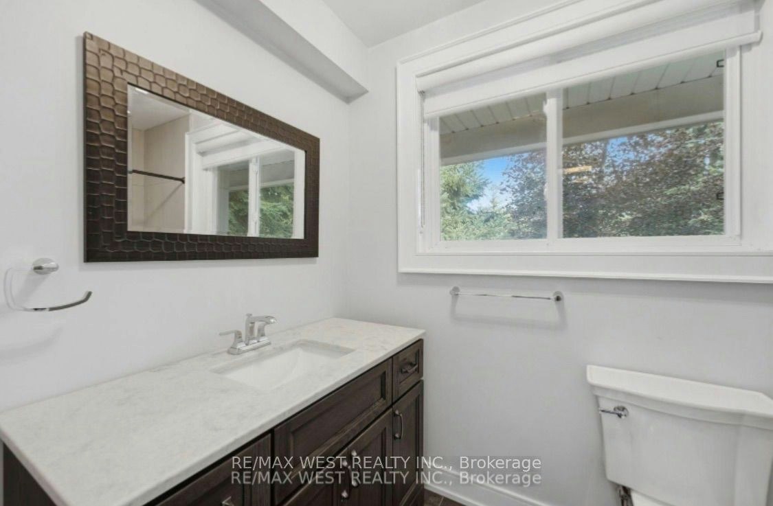 56 Seaton Drive, Aurora, ON, L4G 2K3 - 12