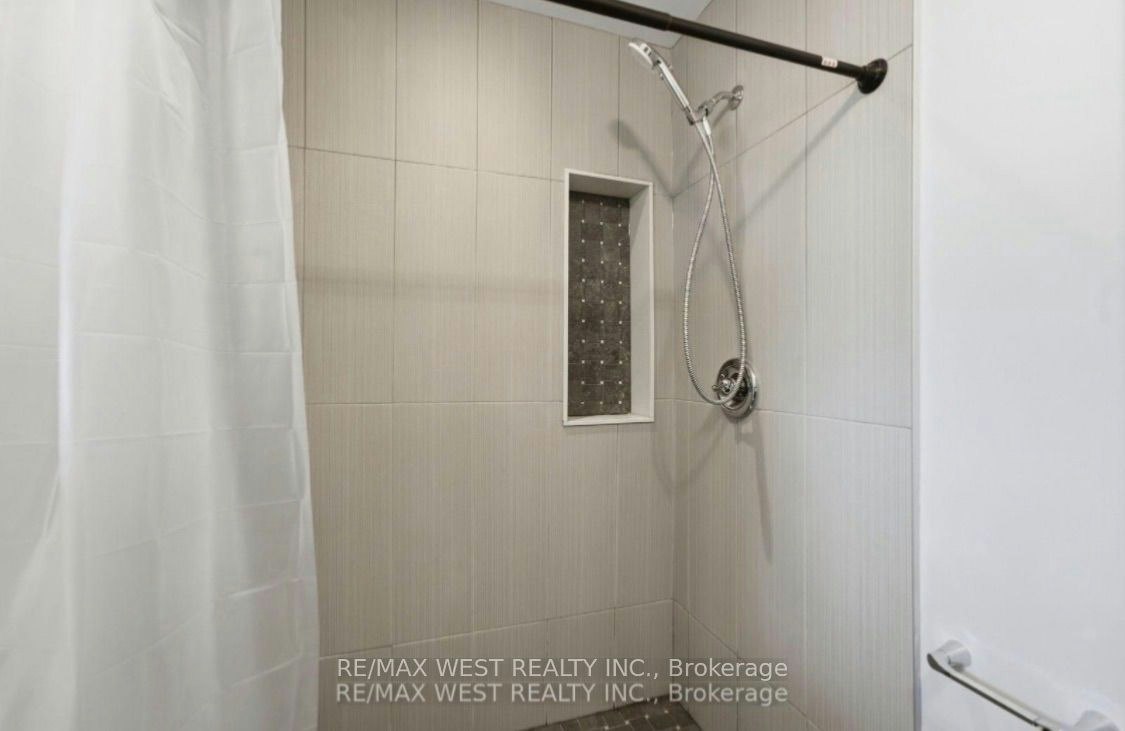 56 Seaton Drive, Aurora, ON, L4G 2K3 - 13