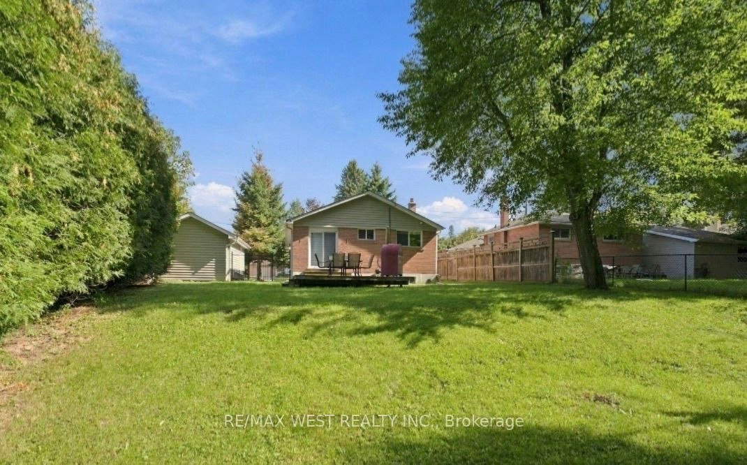 56 Seaton Drive, Aurora, ON, L4G 2K3 - 3