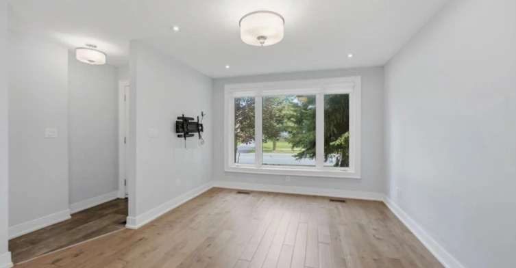 56 Seaton Drive, Aurora, ON, L4G 2K3 - 5