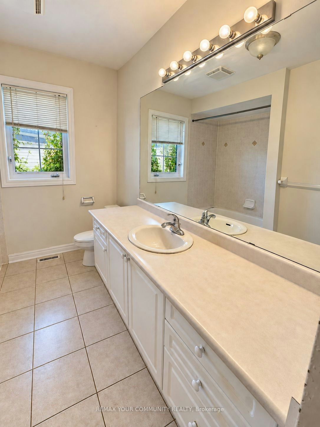 23 Limeridge Street, Aurora, ON, L4G 7S5 - 26