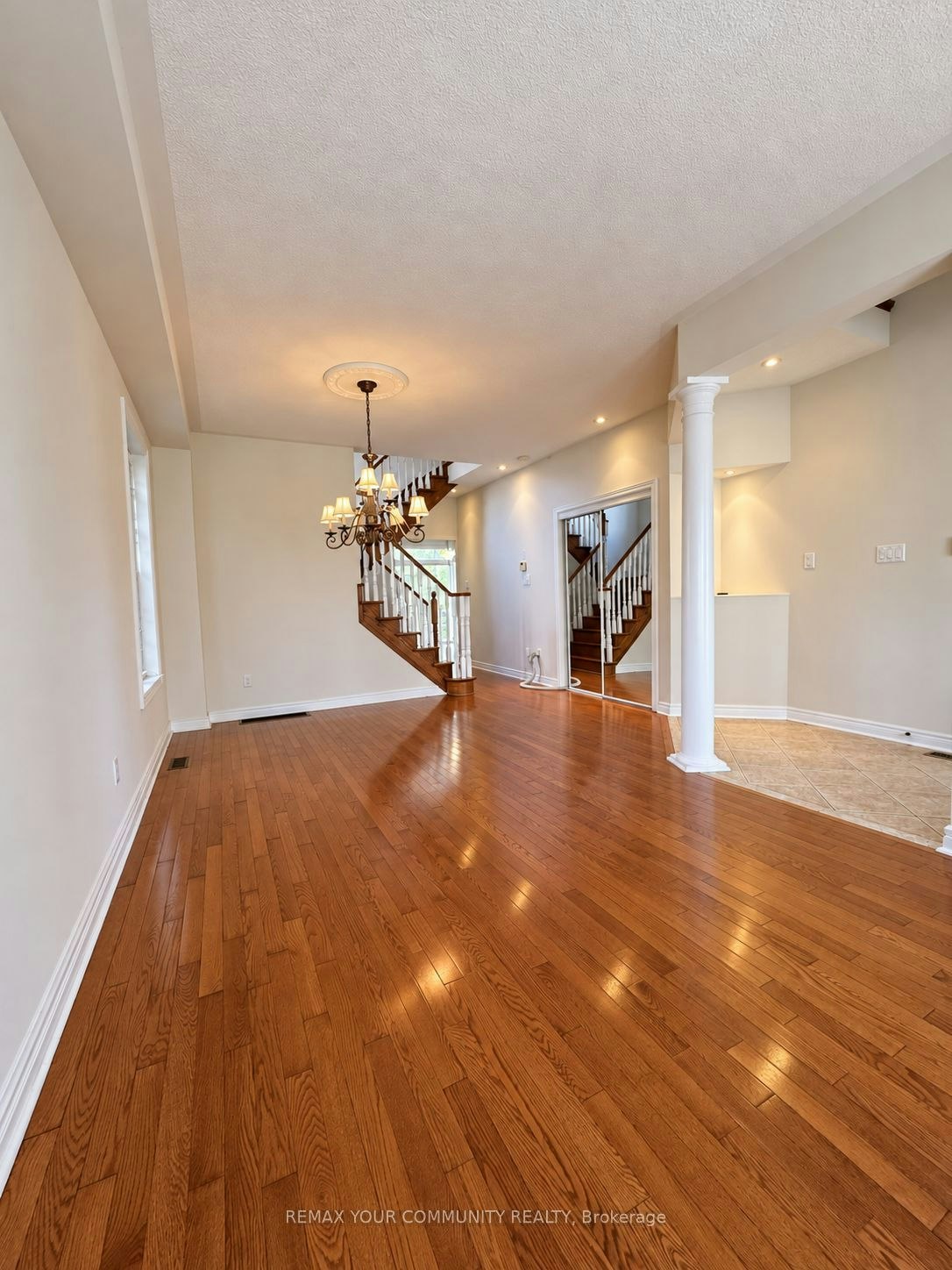 23 Limeridge Street, Aurora, ON, L4G 7S5 - 7