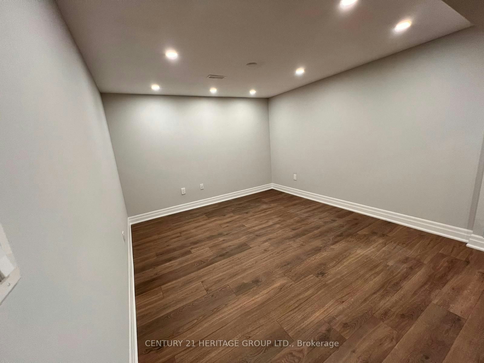Bsmt-86 Professor Day Drive, Bradford West Gwillimbury, ON, L3Z 4J3 - 9