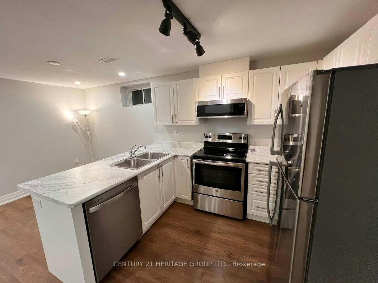 Bsmt-86 Professor Day Drive, Bradford West Gwillimbury, ON, L3Z 4J3 - 2
