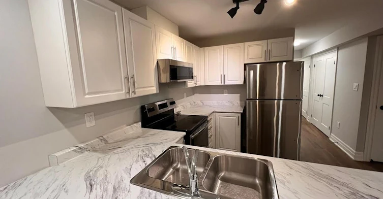 Bsmt-86 Professor Day Drive, Bradford West Gwillimbury, ON, L3Z 4J3 - 4