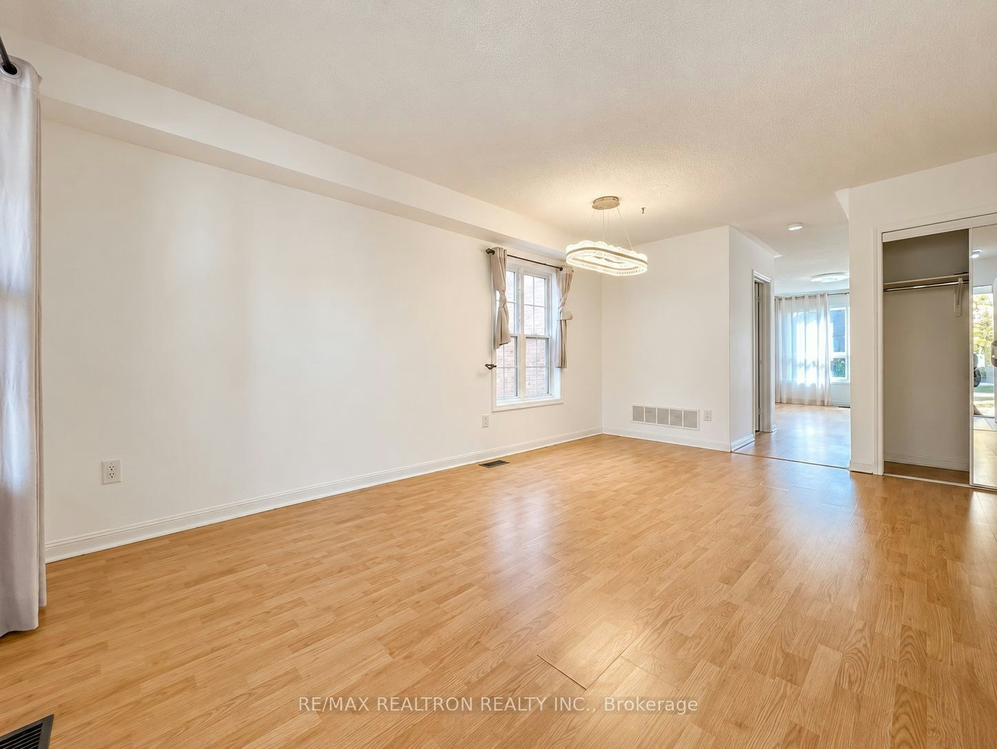 22 Bern Street, Markham, ON, L6E 1G6 - 2