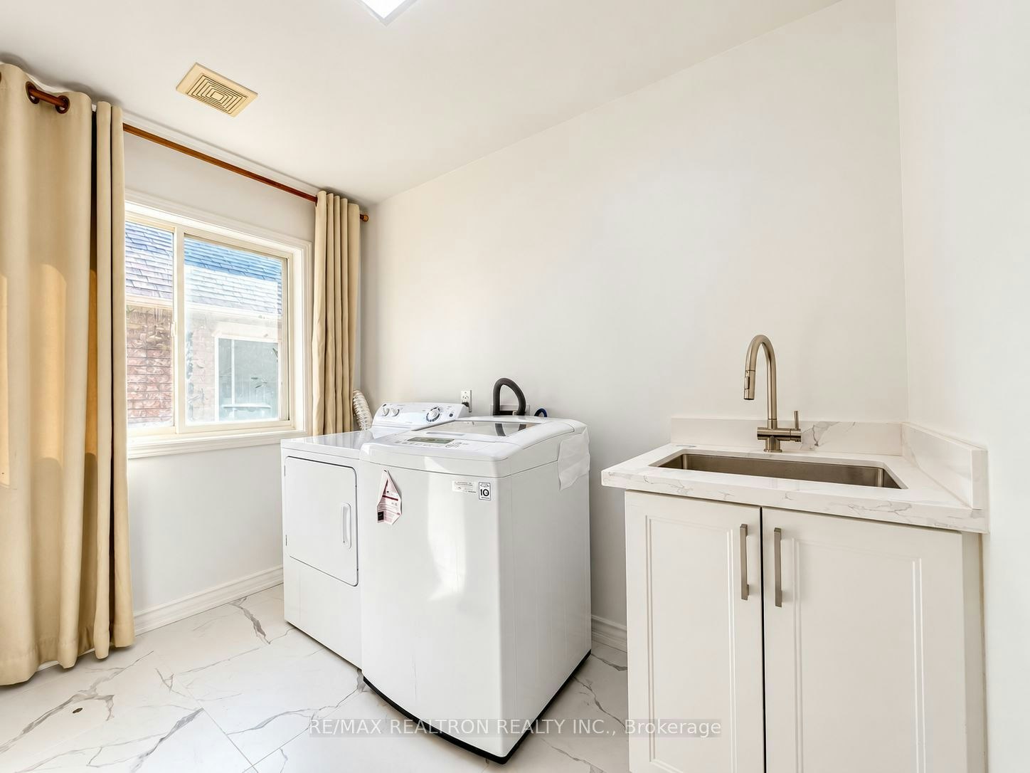 22 Bern Street, Markham, ON, L6E 1G6 - 9