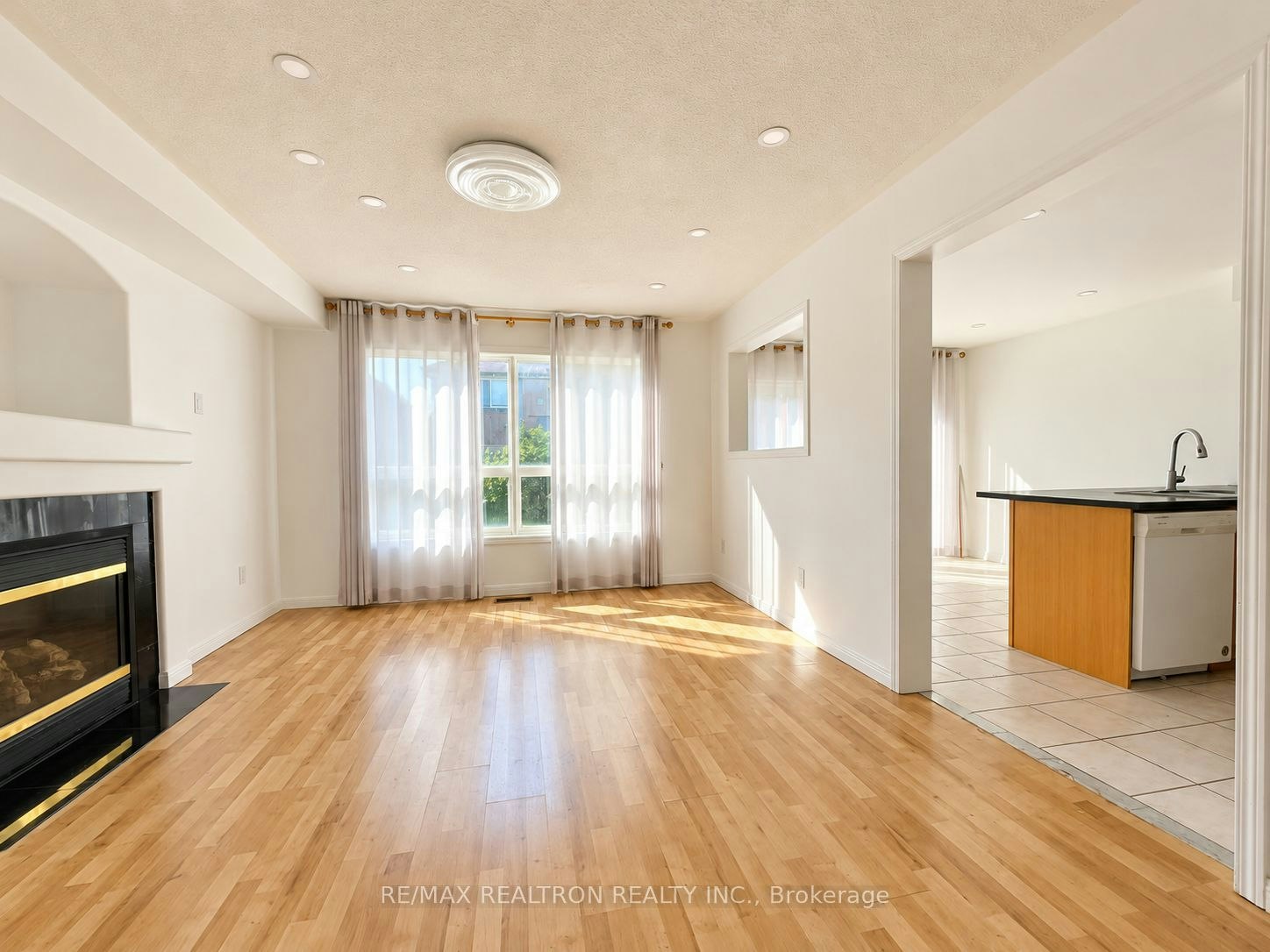 22 Bern Street, Markham, ON, L6E 1G6 - 4