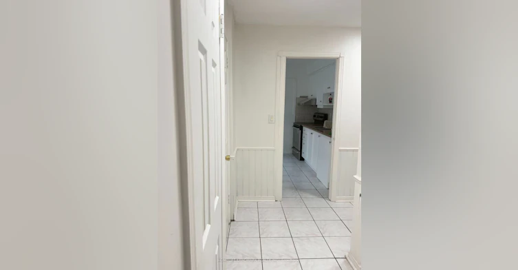 8 Fullerton Crescent, Markham, ON, L3R 3G5 - 3