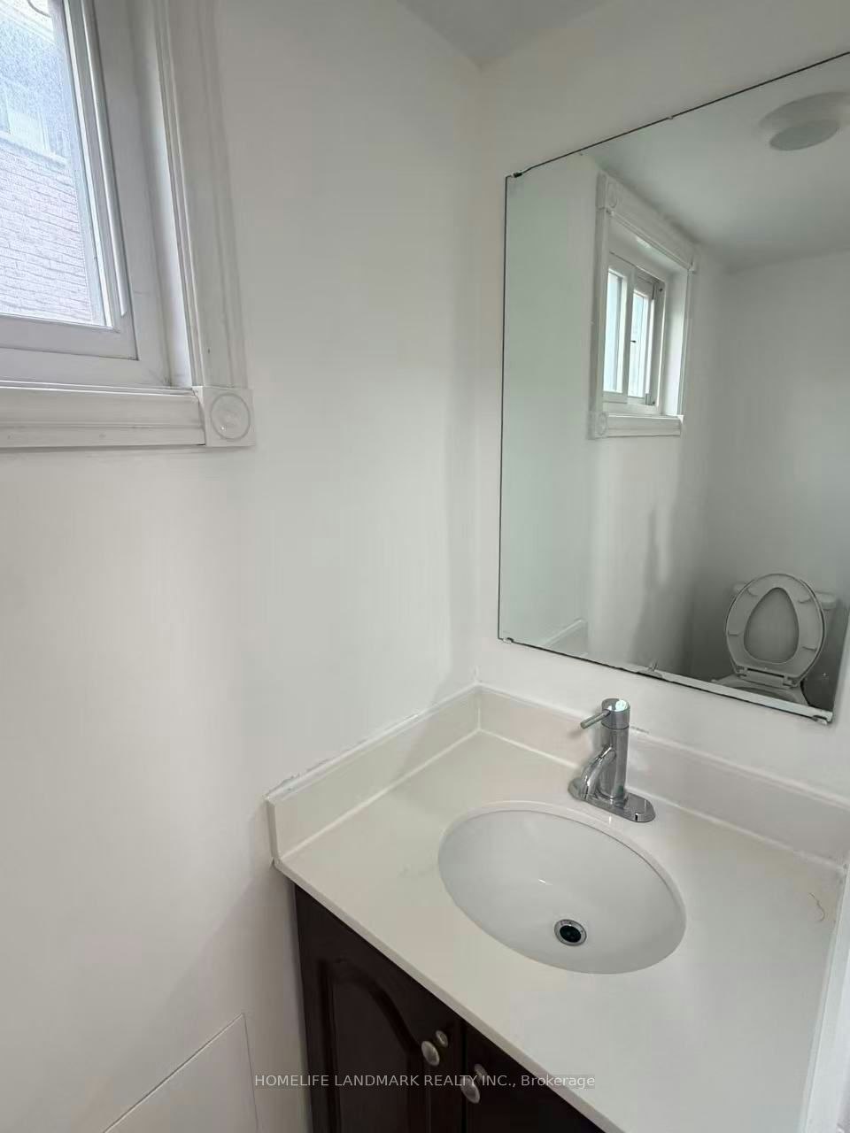 8 Fullerton Crescent, Markham, ON, L3R 3G5 - 4