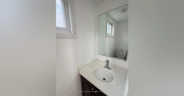 8 Fullerton Crescent, Markham, ON, L3R 3G5 - 4
