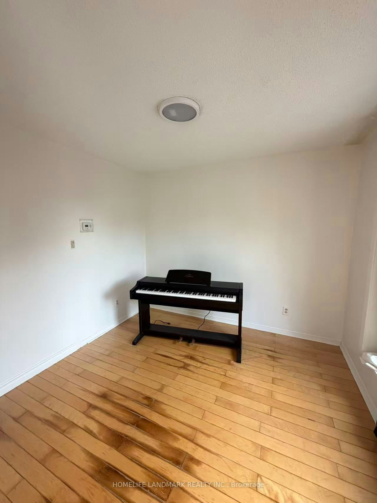 8 Fullerton Crescent, Markham, ON, L3R 3G5 - 7